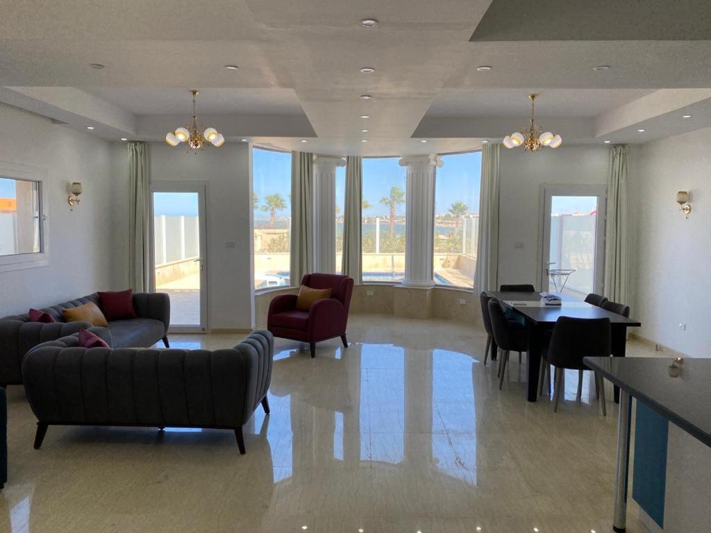 Selena Bay & Club شقة